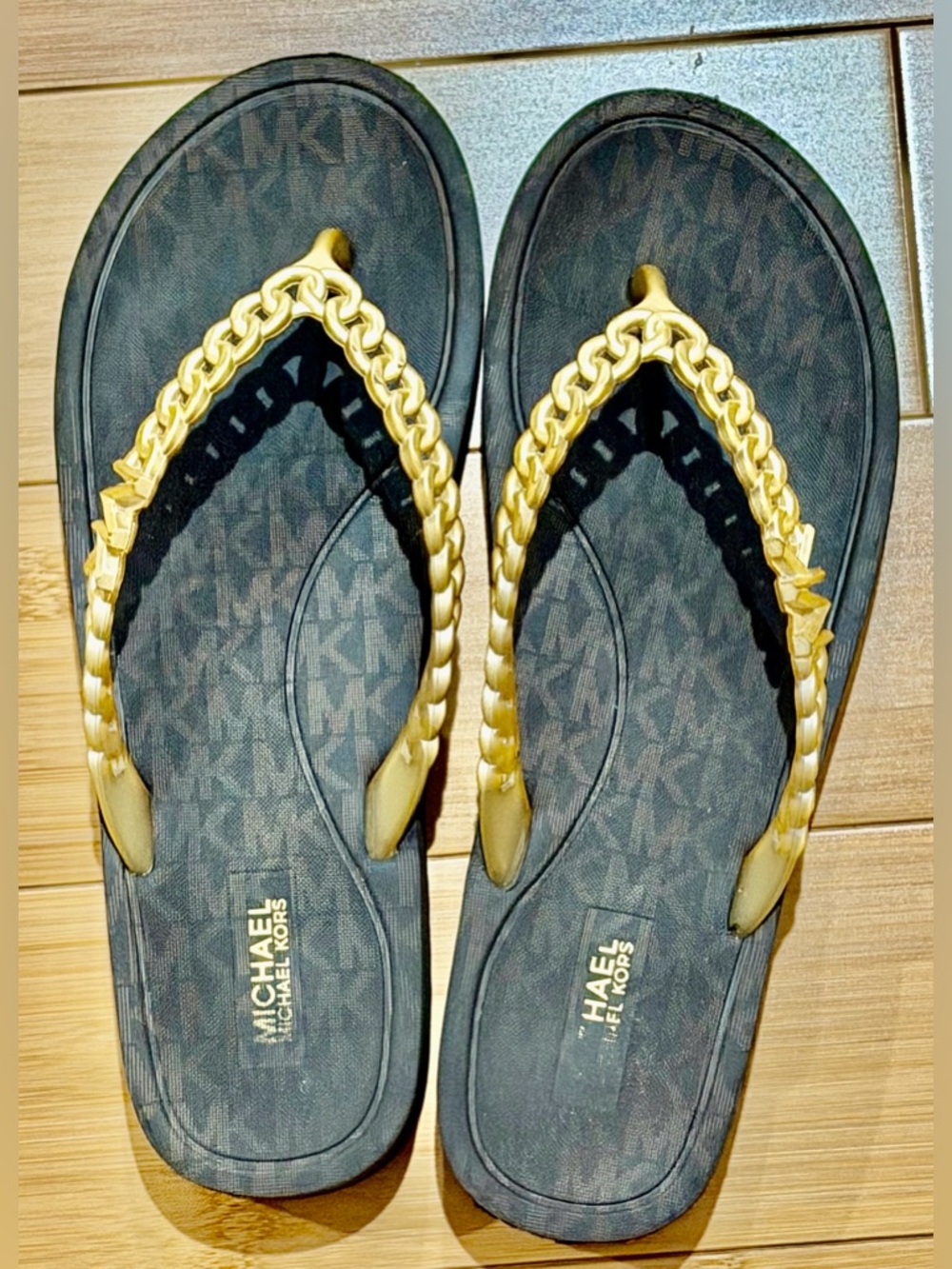 Barely use Michael Kors slippers